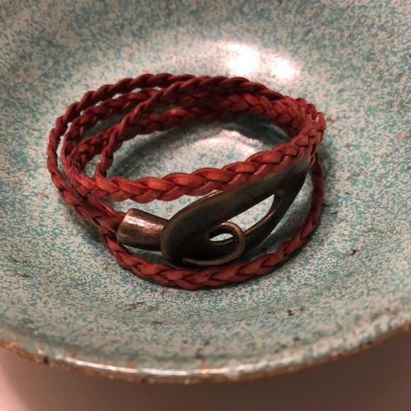 Braided leather bracelet - Picture 2 of 3